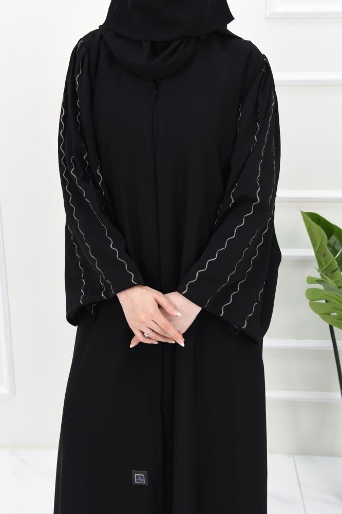 عباية تطريز ذهبي بالاكمام