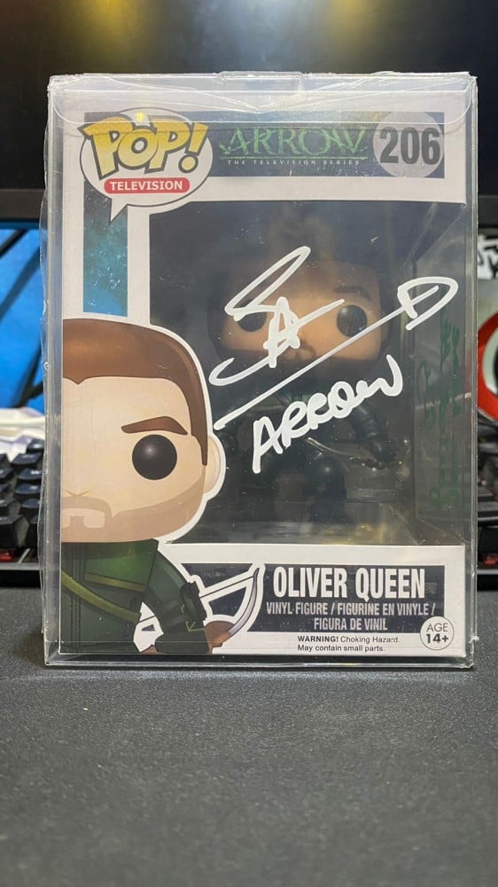 Stephen Amell signed Funko newest Pop