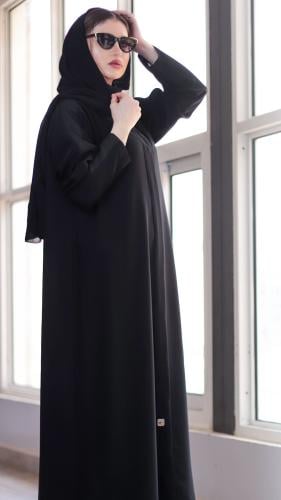 عباية اسود موديلها بالكتف - 6112 -