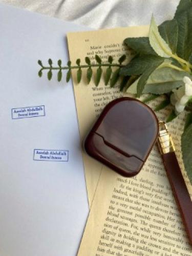 ختم ملون بتعليقة - بني