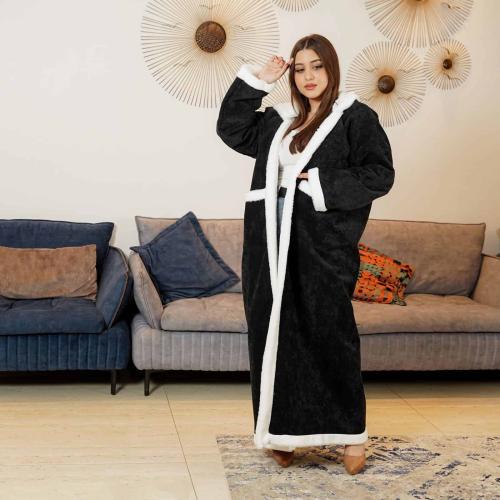 فروة شتوية نسائي كلاسيكية لون اسود مبطنة بفرو ناعم