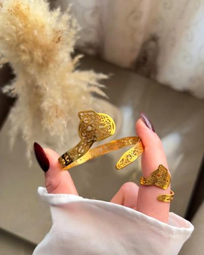 أسوارة نسائية أنيقة بزخارف عربية | تصميم خط عربي فاخر