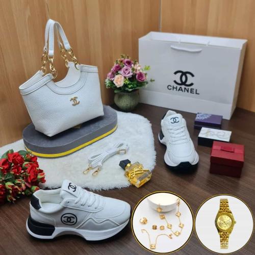 بوكس نسائي مكون من مجموعه راقيه من الإكسسوارات الجديده