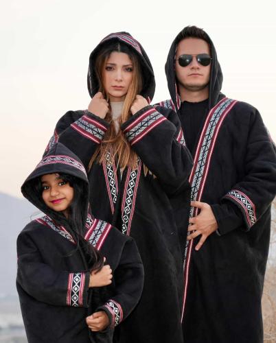 طقم فروات شتوية عائليه لون اسود