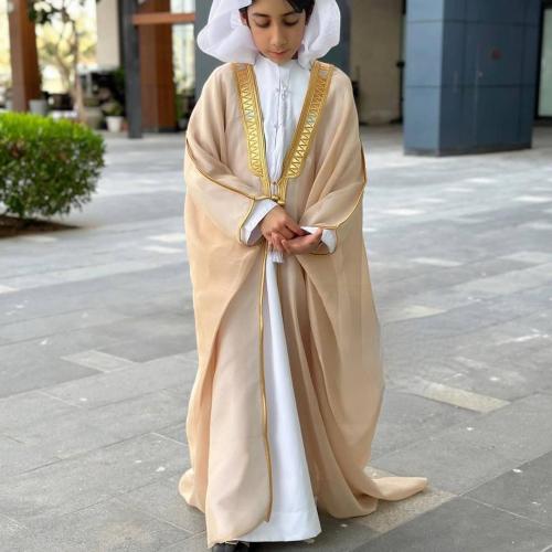 بشوت ولادي بالوان متنوعه مطرزة بالاسم للعيد