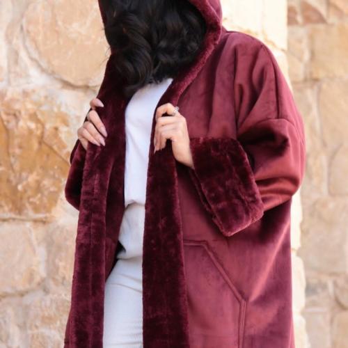 فروة نسائي كلاسيكية لون أحمر غامق