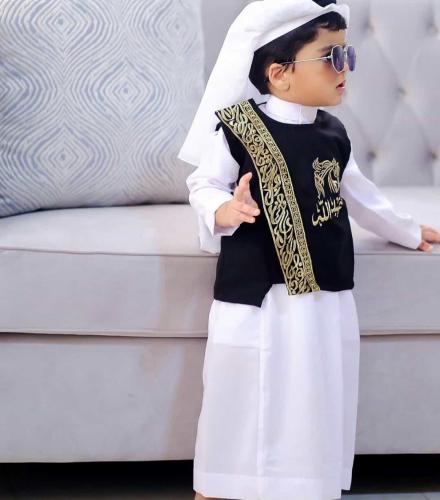 سديري ولادي مطرز حسب الطلب باللون الأسود