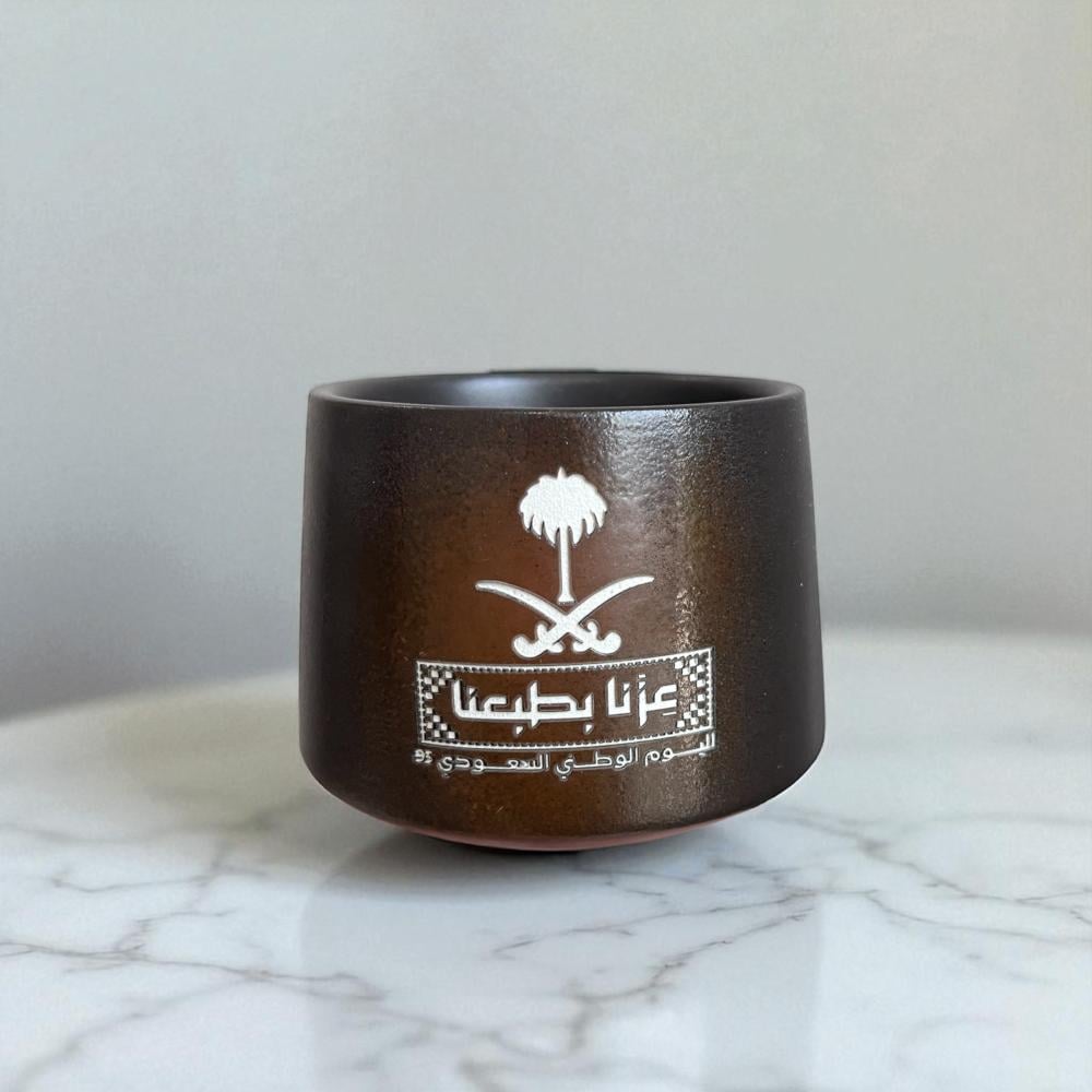 قلم أنيق "  عزنا بطبعنا  ".