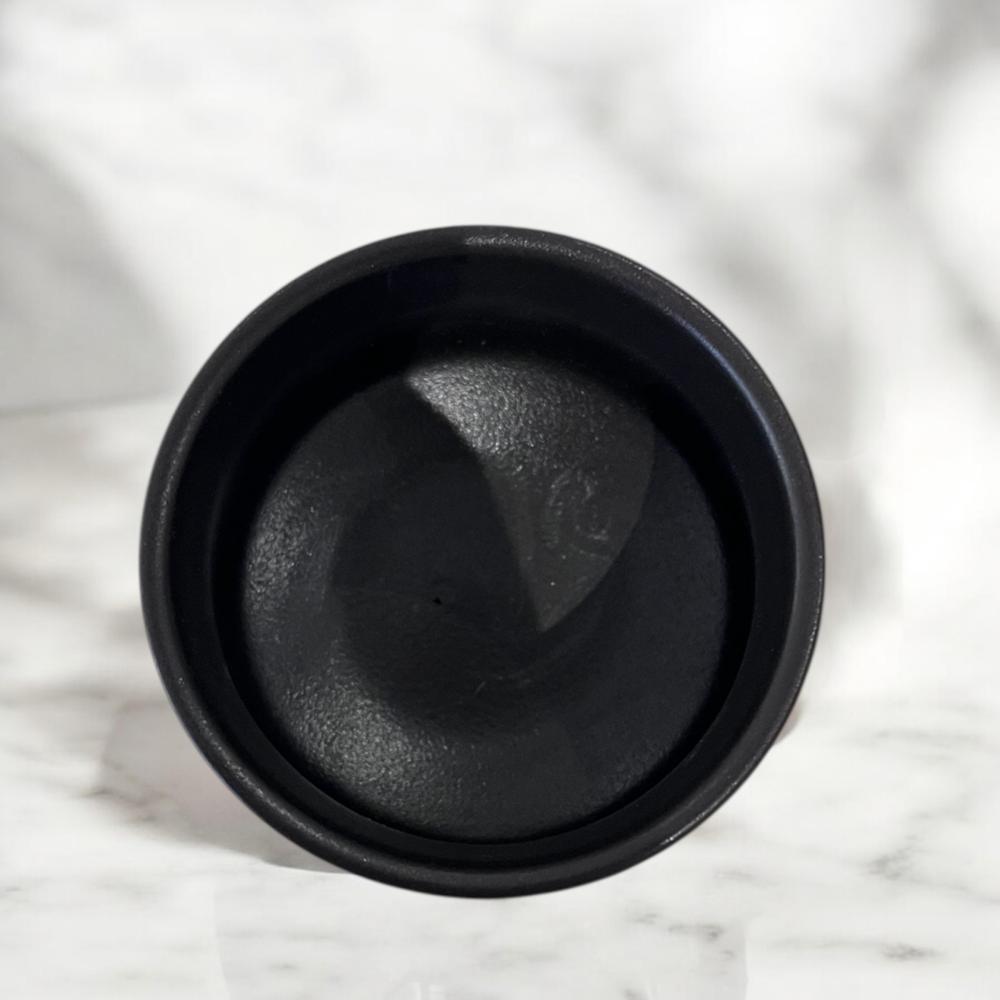 قلم أنيق "  عزنا بطبعنا  ".