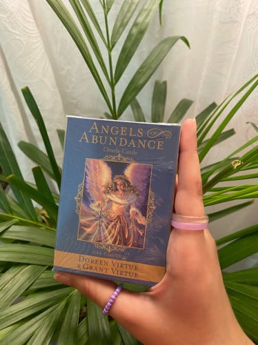 اوراق تاروت - Angels of Abundance Oracle Cards