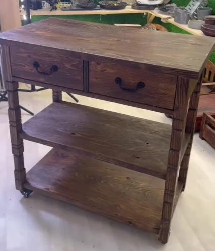 طاولة الفنانة شام كيالي