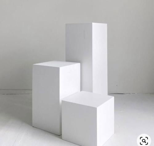 قواعد خشبية