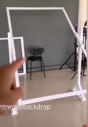 حامل خشبي مع دفيوزر ( مشتت إضائه) واطار