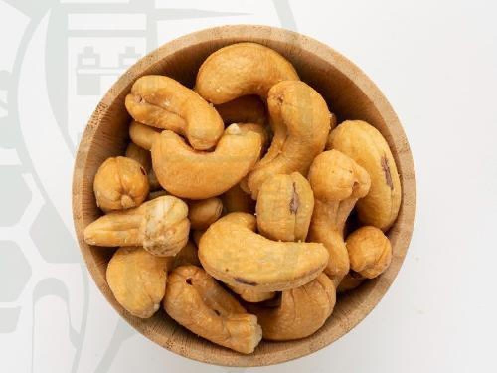 كاجو حبة كبير مالح