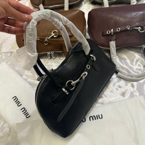 شنطه miu miu