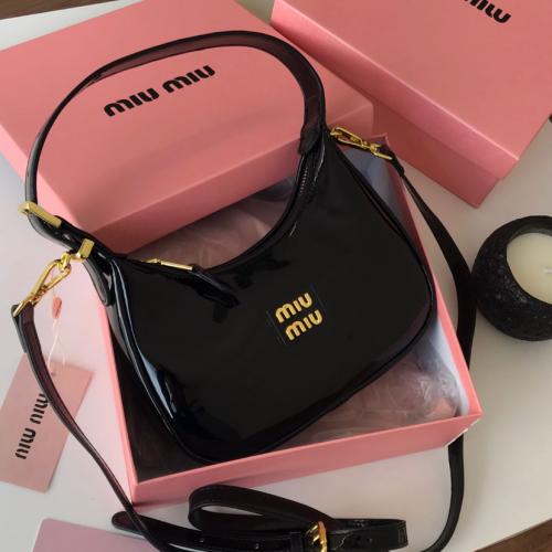 شنطه miu miu