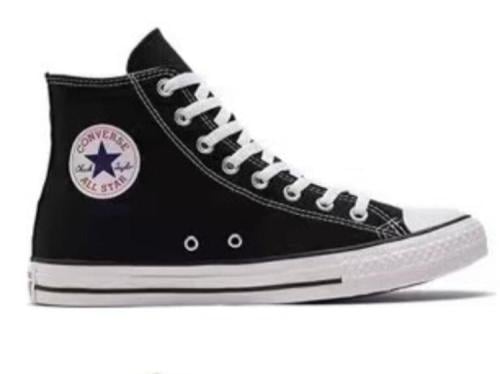 اسود Converse