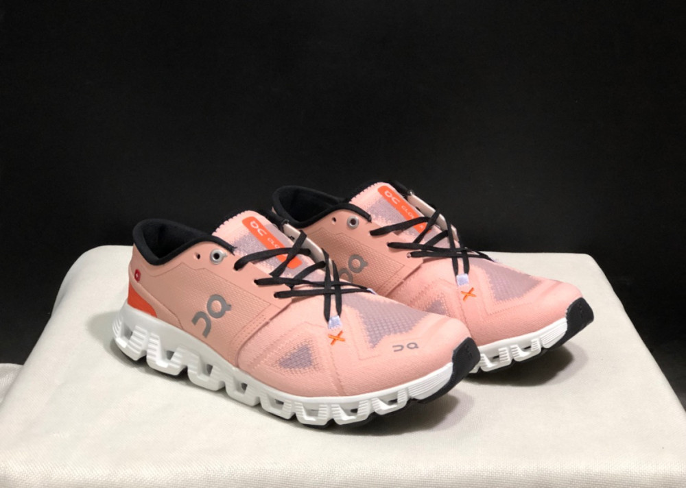 On Cloud X 3 Shift Cross Training Shoe (Women)