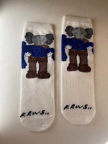 brouwn Kaws