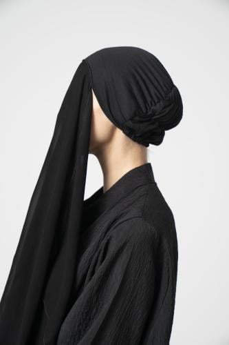 طرحة اسود مع بندانه ثابته