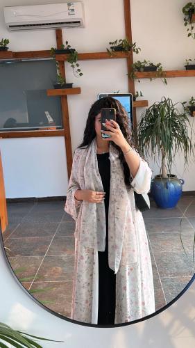 Rose abaya