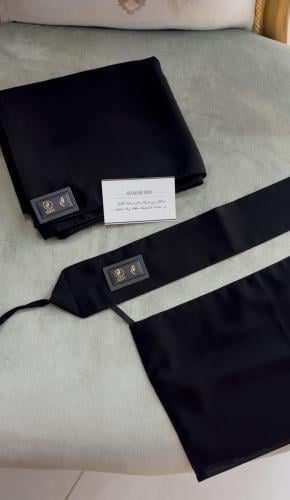 طقم نقاب وطرحه لوقو اسود Ross