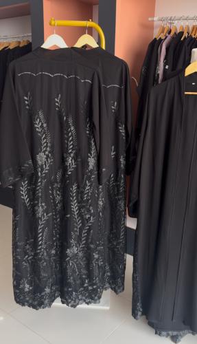 عبايه الهبه شيفون كريستال اسود من الخلف