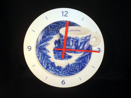 ساعة حائط آيلي كوليكشن Rufus Willis إصدار عام 2005 مقاس الساعة 30*30