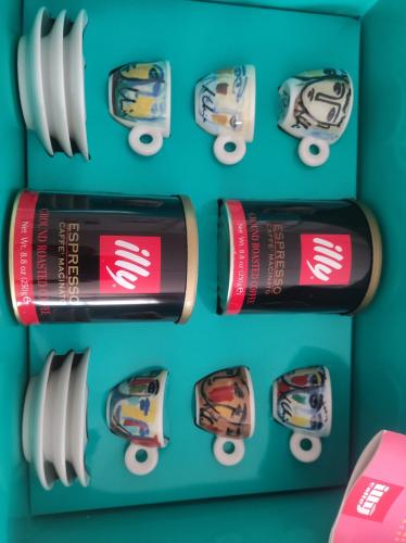 بكج جديد آيلي كوليكشن Italian faces اكواب اسبريسو مجموعة عام 1994