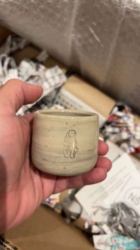 كوب اسبريسو اصدار خاص من الأكاديميه الإيطالية فخار بشعار لامارزوكو