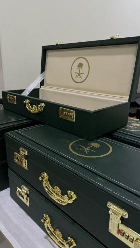 صندوق سيفين ونخلة ( جلد فاخر )