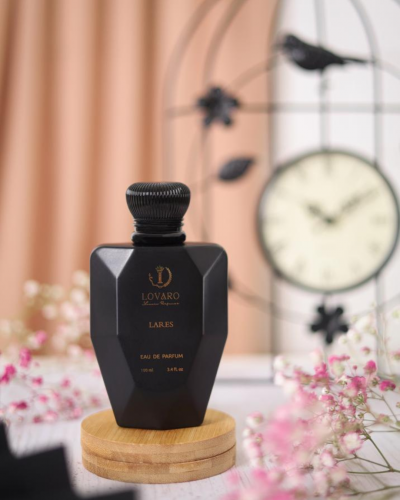 عطر لاريس