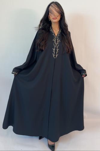 عبايه قصه قطريه دبل كلوش مع التطريز