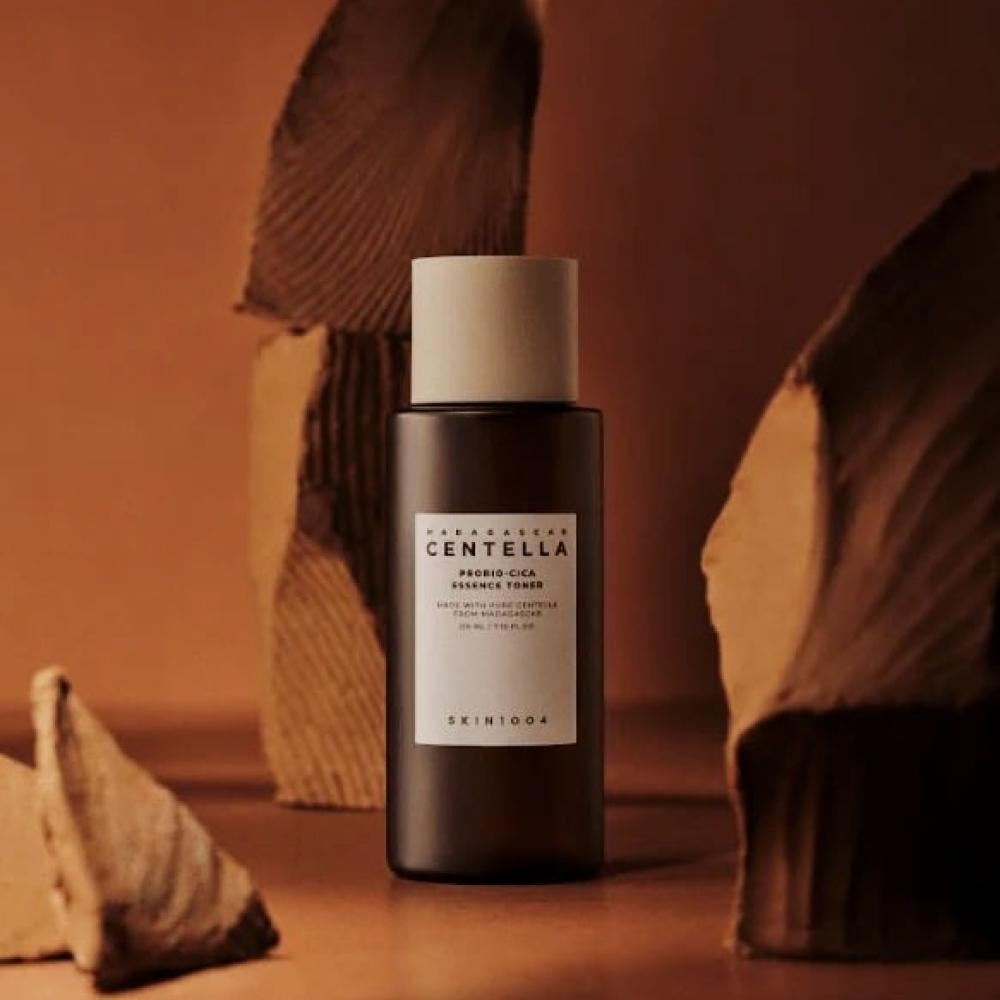 تونر لتوازن وتنظيف البشرة بعشبة السينتيلا من سكين 1004 - 210 مل