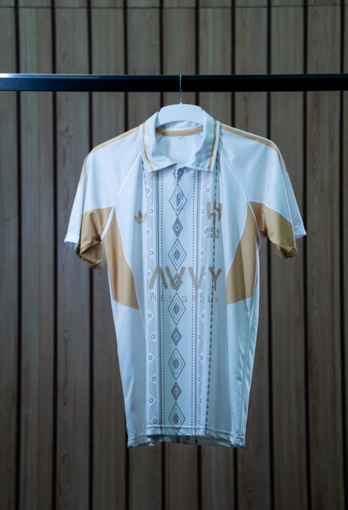تيشرت الهلال بتصميم أنيق