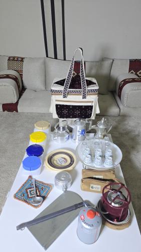 عزبة قهوة شاملة مستلزماتها- عنابي