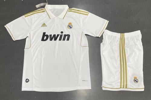 طقم ريال مدريد الابيض كلاسيك 2012