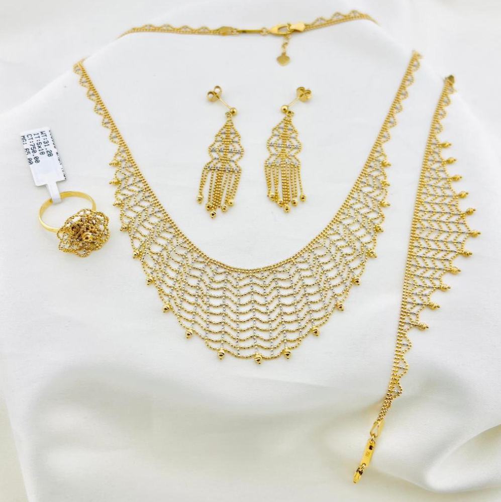 قصر نعومي للذهب والألماس