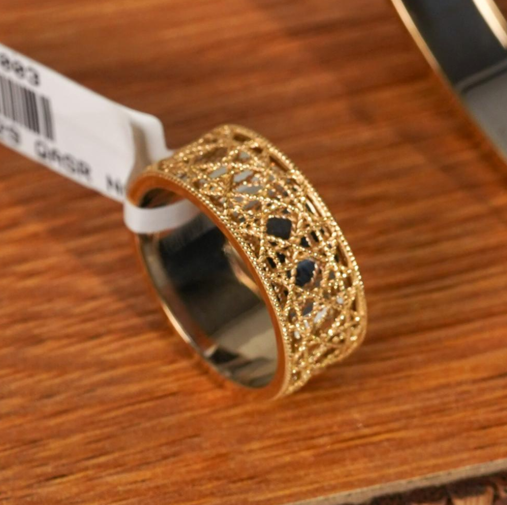 قصر نعومي للذهب والألماس