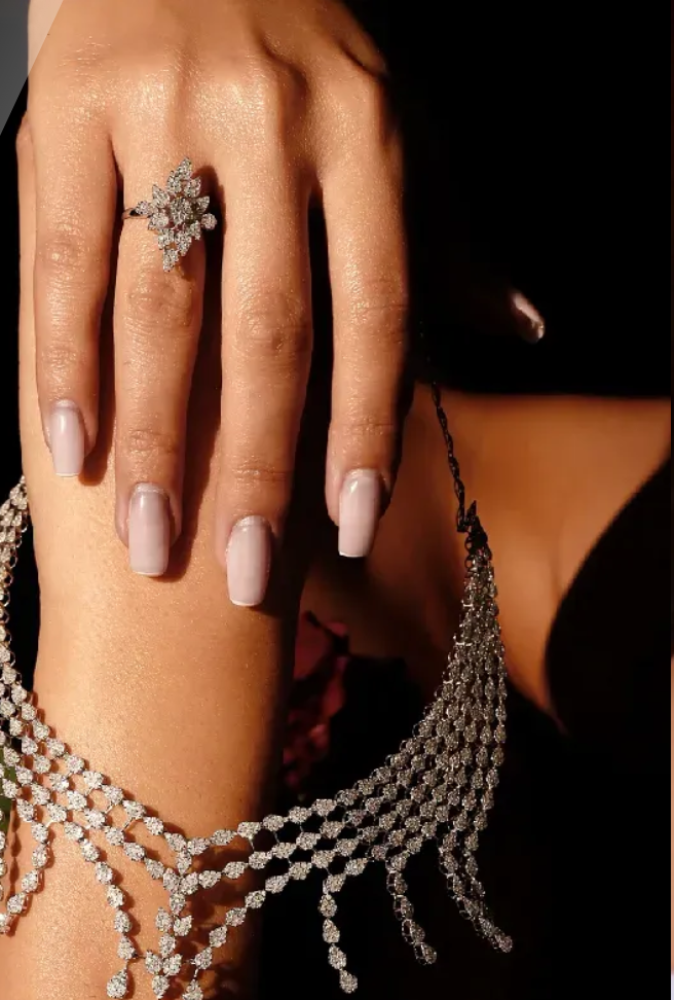 قصر نعومي للذهب والألماس