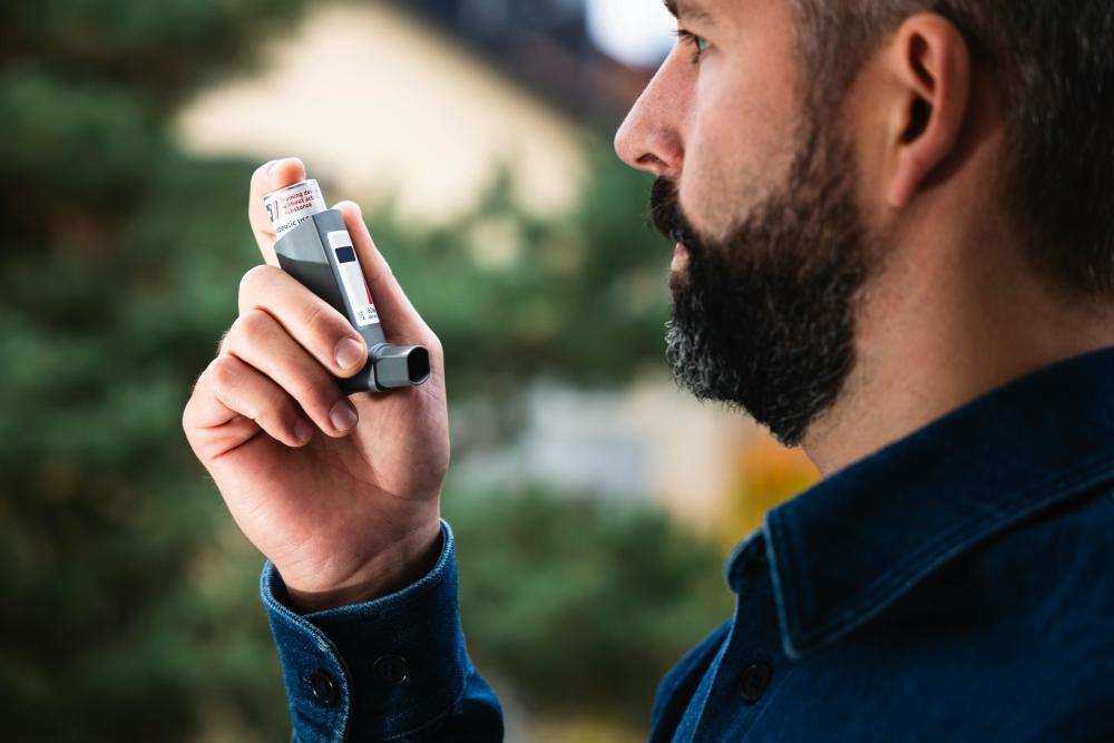 Benefits of TAL’s Breathing Devices for Pilgrims with Asthma