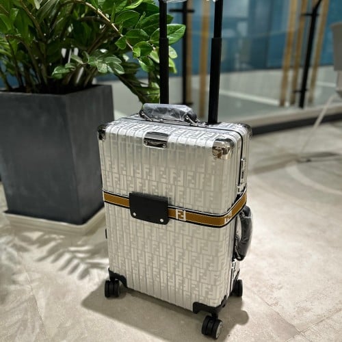 حقيبه سفر فندي