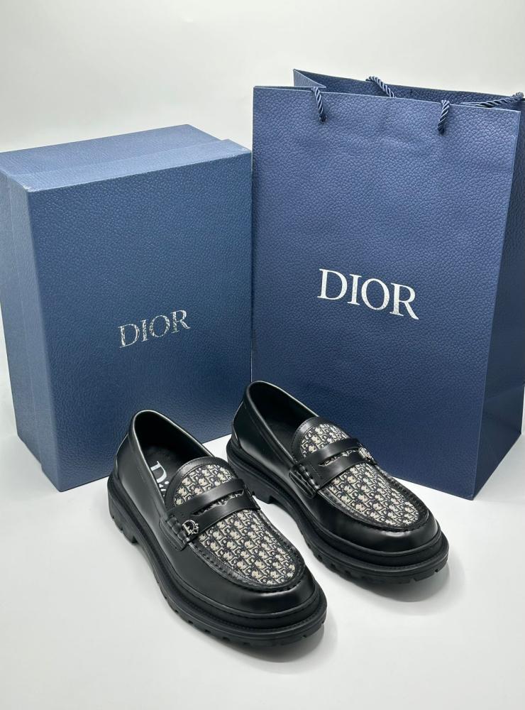 DIOR