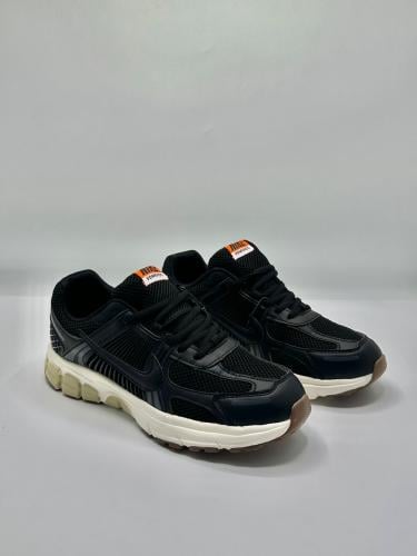 Nike Air Zoom Vomero 5