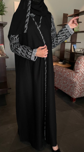 عباية كم ابيض واسود 03000