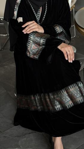 عباية مخمل 143