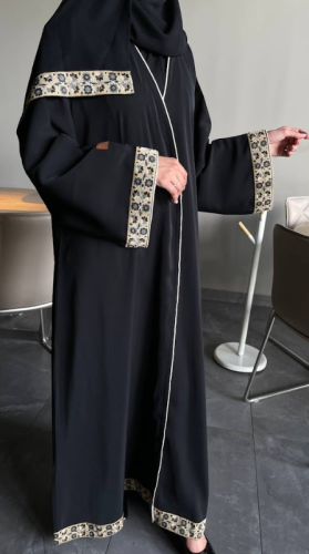 عباية بشريط