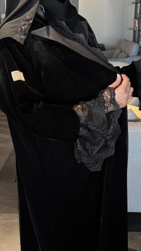 بليزر مخمل ودانتيل 140