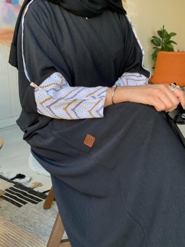 عباية نص بشت