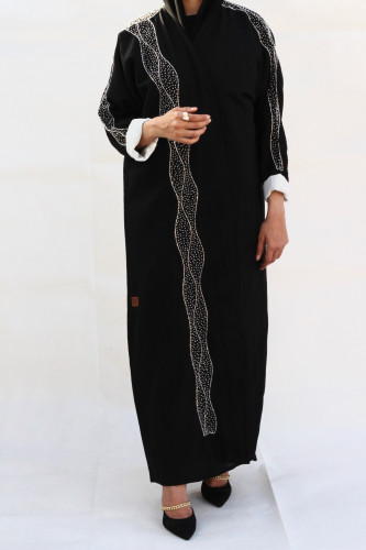 عبايه بشك فضي